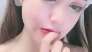 荒郊野外遇到个女孩直接打一炮