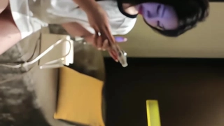 娘家的故事深圳母女，在线征女婿，为女儿发愁，我闺女没事就在家抠逼，说话又色又骚，母女一起黄播，给劲！ (1)