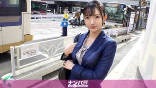 操到中途电话来了，美女接了电话说给他听