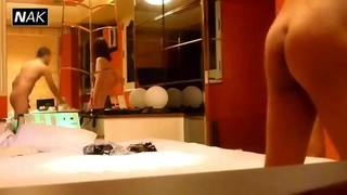 这个足部恋物癖视频中的老年和年轻碰撞